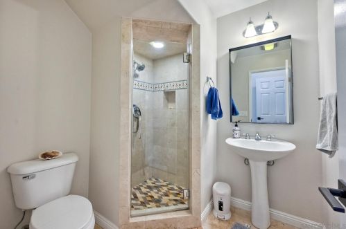 2710 Cyn Ave, San Diego CA 92123-5428 exterior