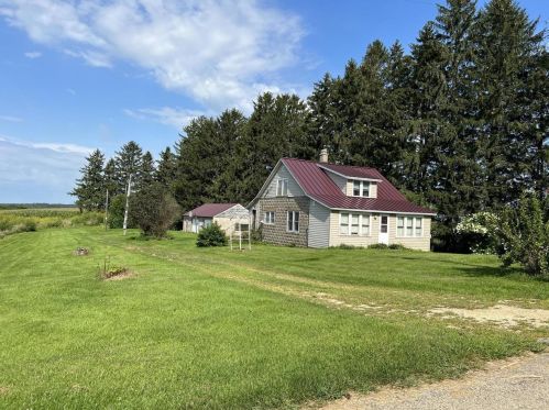 58402 Buck Creek Rd, Ferryville, WI 54628-8040