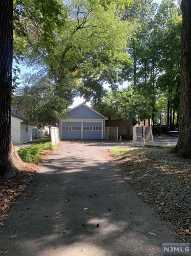 422 Walnut St, East Orange NJ  07017-3917 exterior