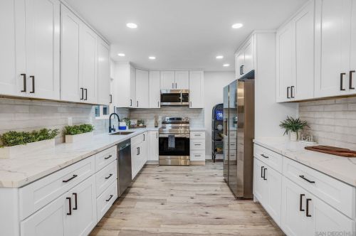 1311 Morning Glory Pl, Vista CA  92084-7222 exterior