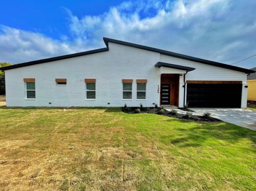 1305 Sayle St, Greenville, TX