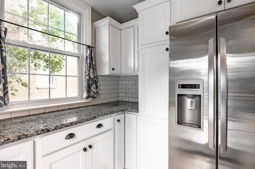 1733 Hawthorne Ave, Pittsburgh PA 15205-4541 exterior