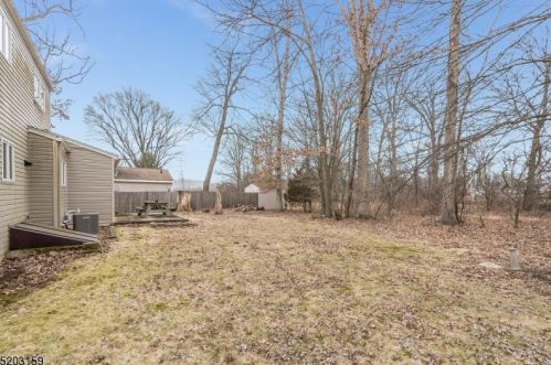 31 Hillery Dr, Roxbury Township NJ  07836-9527 exterior