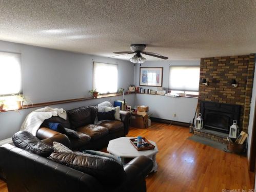 3 Fox Tail Ln, Brookfield Center CT  06804-3705 exterior