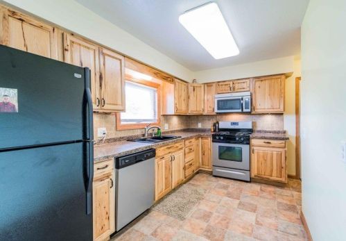 10106 Butternut St, Minneapolis, MN 55448-5249
