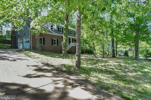 49 Cornwallis Dr, Fredericksburg, VA 22405-2977