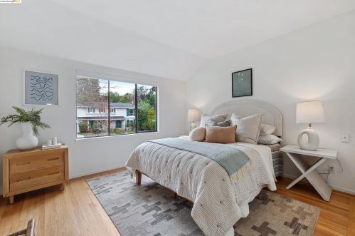 13050 Brookpark Rd, Oakland CA  94619-3504 exterior