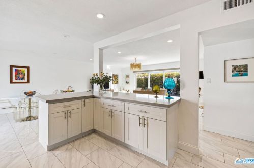1840 Sandcliff Rd, Palm Springs CA  92264-4844 exterior