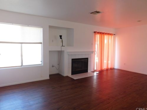 43528 32nd St, Lancaster CA  93535-4958 exterior