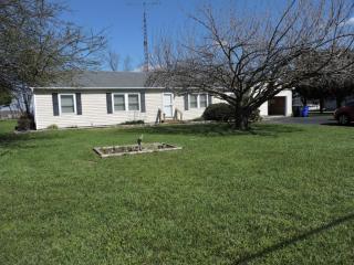 6150 Hopkins Cemetery Rd, Felton, DE 19943-2367