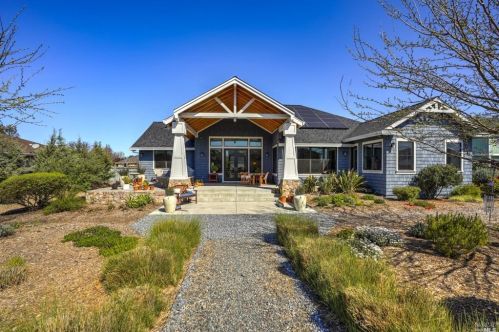 1838 Alan Dr, Penngrove CA  94951-9735 exterior