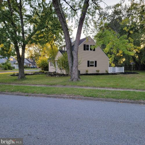 695 Carlisle Dr, Yardley, PA 19067-6834