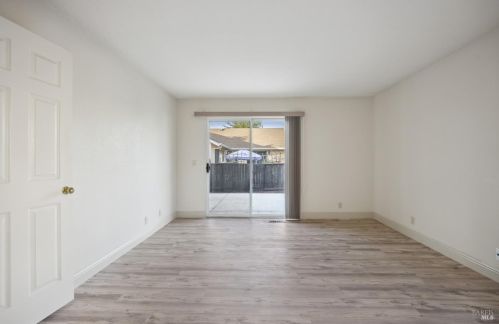 1104 Pippin Cir, Santa Rosa CA  95407-6772 exterior
