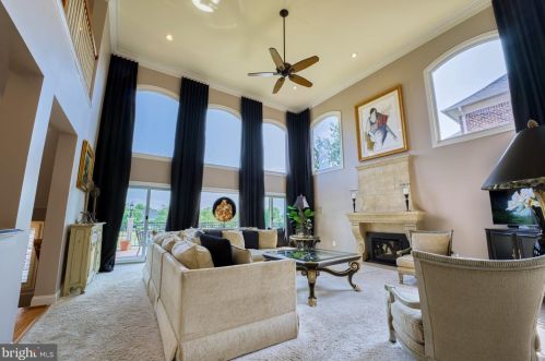 43527 Butler Pl, Leesburg VA 20176-7428 exterior