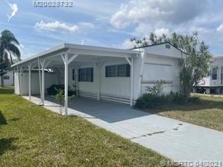 34 Flamenco Way, Fort Pierce, FL 34952-8524