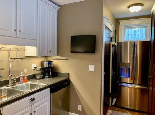 2311 1st St, Pittsburgh PA  15217-2103 exterior