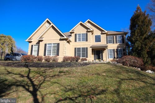 10 Heather Way, Newtown Square, PA 19073-3968