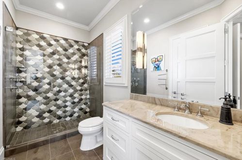 1266 Cobia Ct, Naples FL  34102-1549 exterior