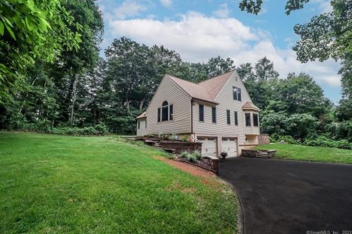 1081 Meriden Rd, Cheshire, CT 06410-1868