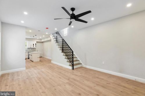 276 Fountain St, Philadelphia, PA 19128-4508