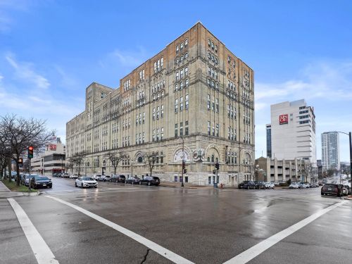 270 Highland Ave, Milwaukee WI  53202-6603 exterior