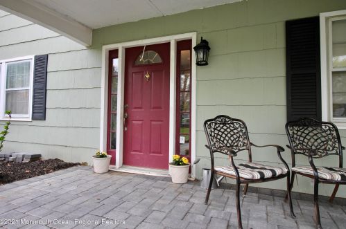 111 Princess Anne Dr, East Freehold NJ  07728-3066 exterior