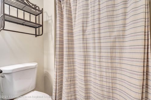 1706 Dahlia Ct, Jackson Twp NJ  08527-4133 exterior