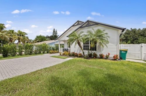 861 97th Ave, Naples, FL 34108-2284