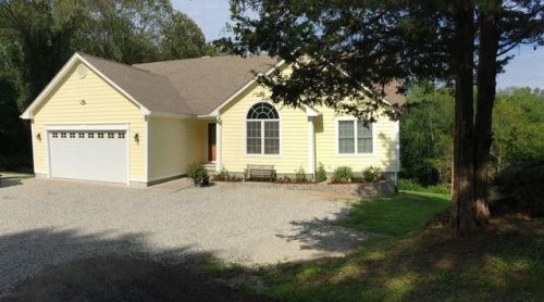 187 Miller Rd, Norwich, CT 06365-8549