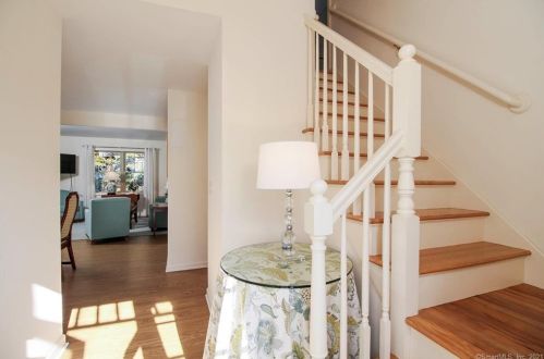 3 Honeysuckle Ln, Niantic, CT 06357-1933