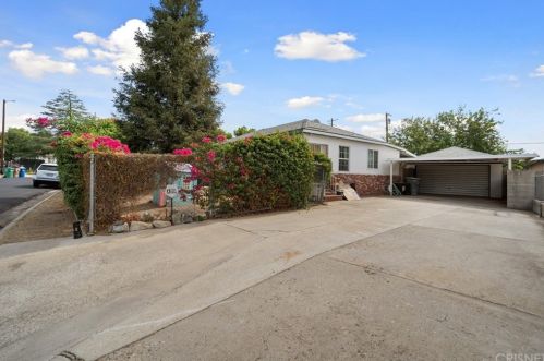 3006 Peerless Ave, Bakersfield, CA 93308-1541