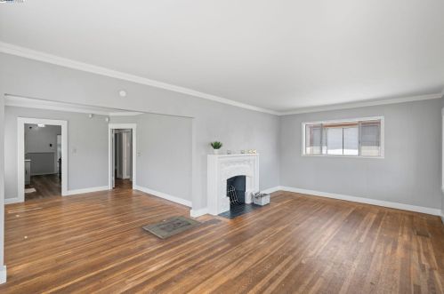 6035 Holway St, Oakland CA  94621-4137 exterior