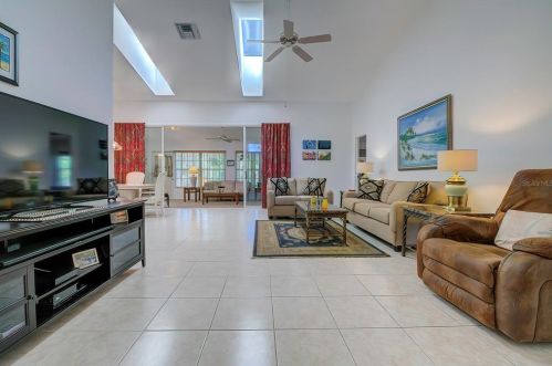 7248 Bottle Brush Dr, Brooksville, FL 34606-7005