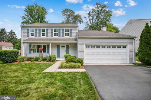2027 Freedom Ln, Falls Church, VA 22043-1806