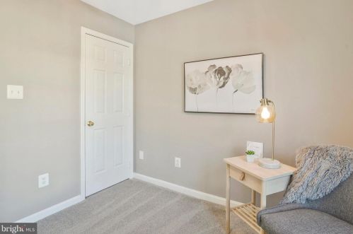 8854 Eagle Rock Ln, Springfield VA  22153-1727 exterior