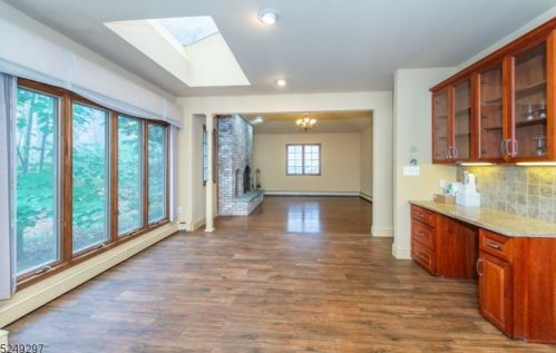 5 Round Hill Ter, Kinnelon NJ  07405-3217 exterior