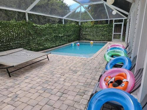 268 Nature View Ct, Fort Myers Beach, FL 33931-3514