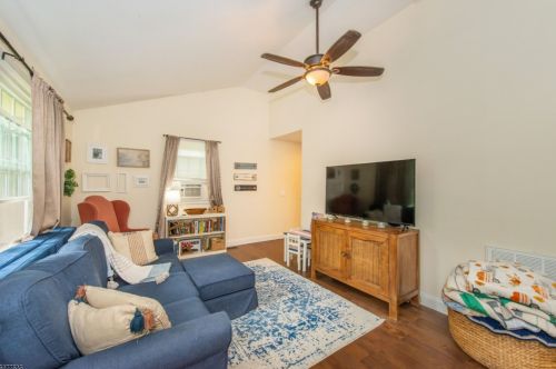 13 Harbor View Dr, Andover NJ  07821-4022 exterior