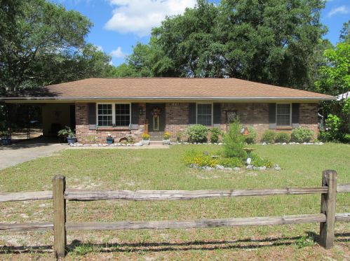 69 Royal Dr, Defuniak Springs, FL 32433-9020