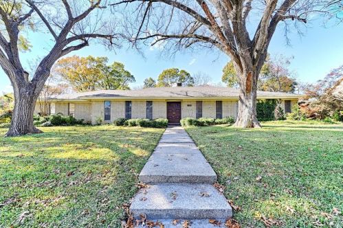 108 Shadywood Ln, Richardson, TX 75080-5912