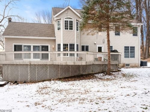 2 Echo Ln, Dover NJ  07869-3335 exterior