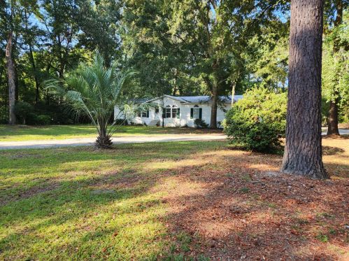 6588 Hyde Park Rd, Ravenel, SC 29470-5207