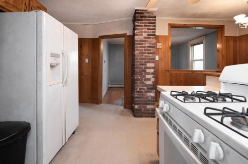 12 Vireo St, North Providence RI  02904-4724 exterior