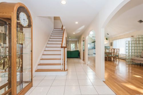 863 Linstead Ln, North Bellmore, NY 11710-1226