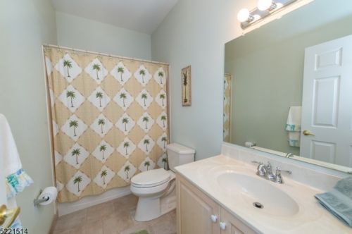 45 Windsor Dr, Lincoln Park NJ  07035-1700 exterior