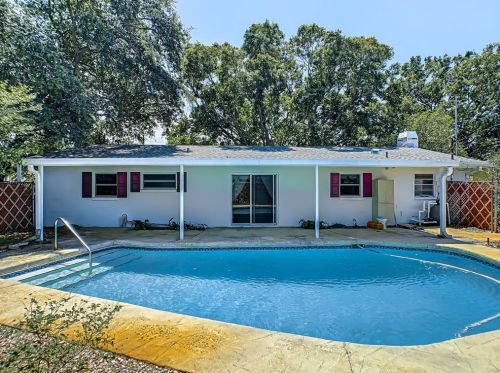 6011 40th Ave, Saint Petersburg, FL 33709-5260
