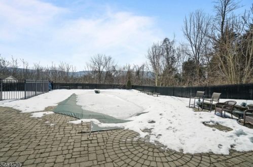 1 Mohawk Xing, Wantage NJ  07461-4539 exterior