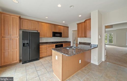 14631 Weeburn Way, Woodbridge VA  22191-4043 exterior
