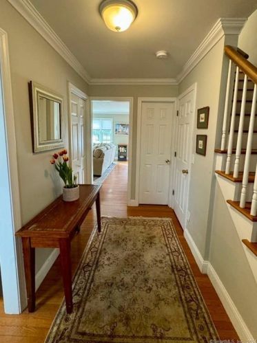 5 Cove Side Ln, Stonington, CT 06378-2900
