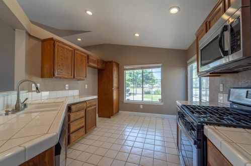4924 Apple Farm Ln, Salida CA  95368-9000 exterior